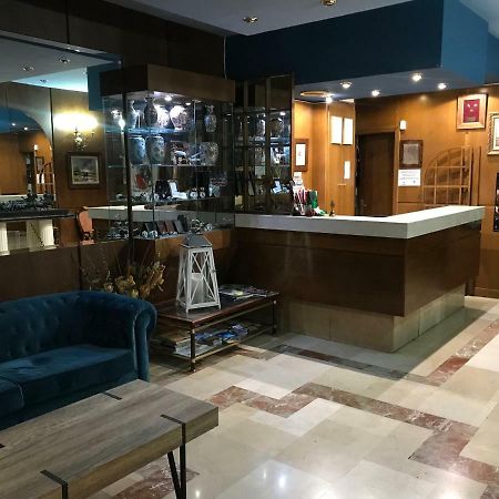 Hotel Reina Victoria Hellín Zewnętrze zdjęcie