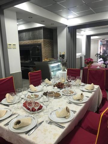 Hotel Reina Victoria Hellín Zewnętrze zdjęcie