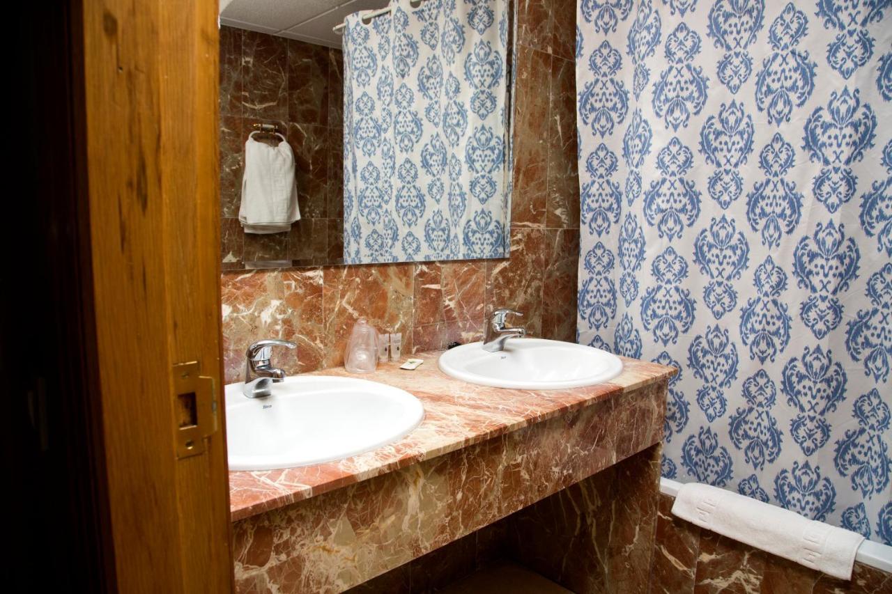 Hotel Reina Victoria Hellín Zewnętrze zdjęcie